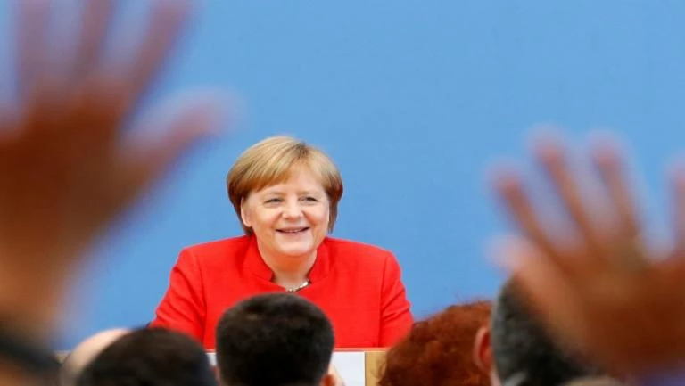 Η Μέρκελ «αδειάζει» τον Τσίπρα: Σημαντικός ο Αύγουστος αλλά δεν τελειώνουν όλα εδώ!